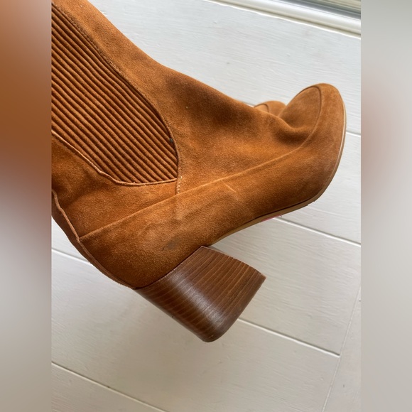 Davos Gomma Tan Italian Suede Leather Ribbed Chunky Heel Booties Women's Size 37 - Picture 4 of 9